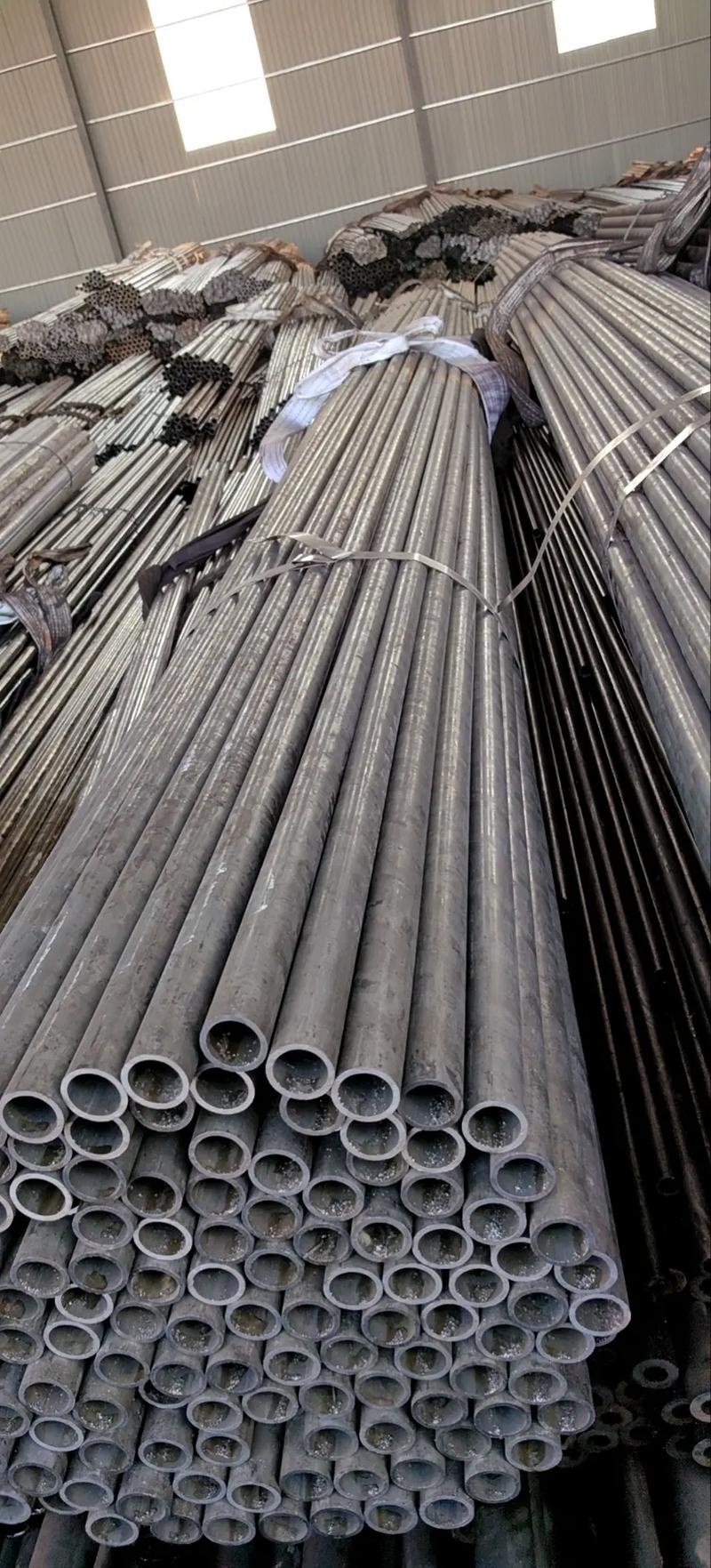 任丘市西環(huán)五金鋼材市場,勝強(qiáng)無縫鋼管.大型激光切割加工,大型